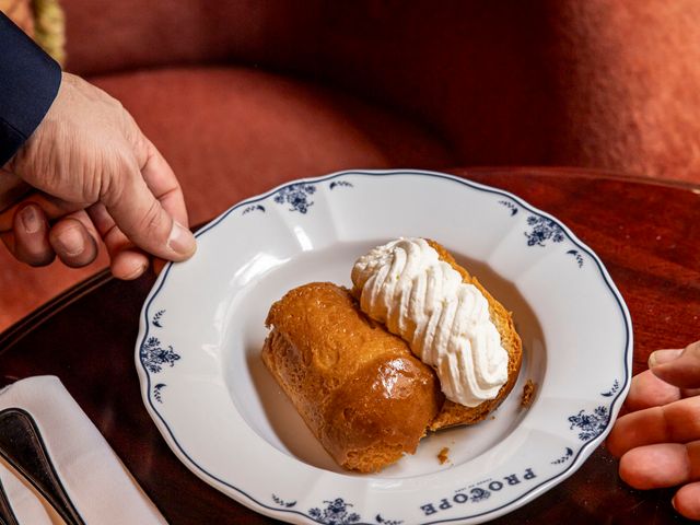 Le Procope BABA AU RHUM AMBRÉ